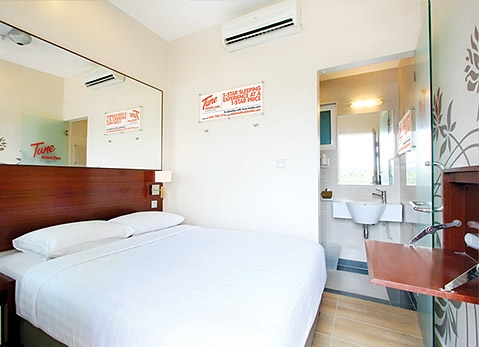 Tune Hotels Room